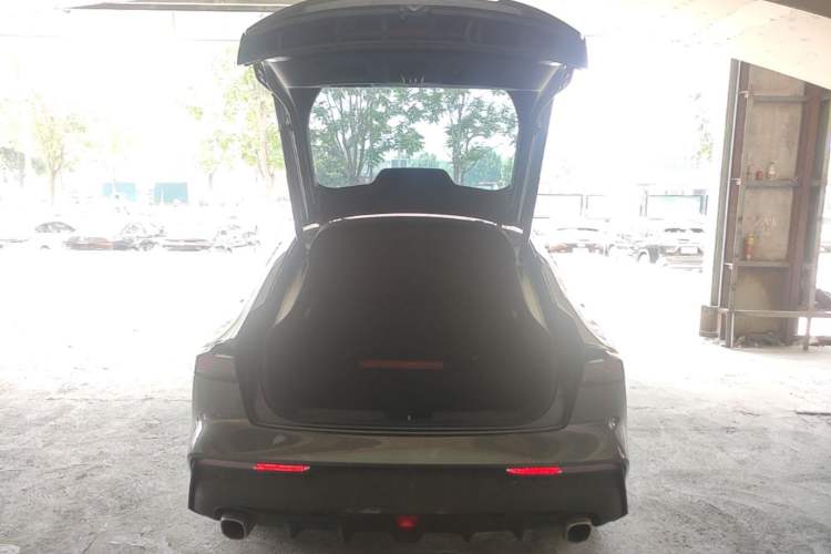 Used CHANGAN UNI-V 2022 1.5T Prestige Version Trunk
