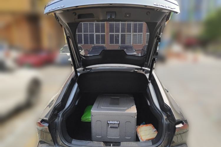 Used CHANGAN UNI-V 2022 1.5T Sport Edition Trunk