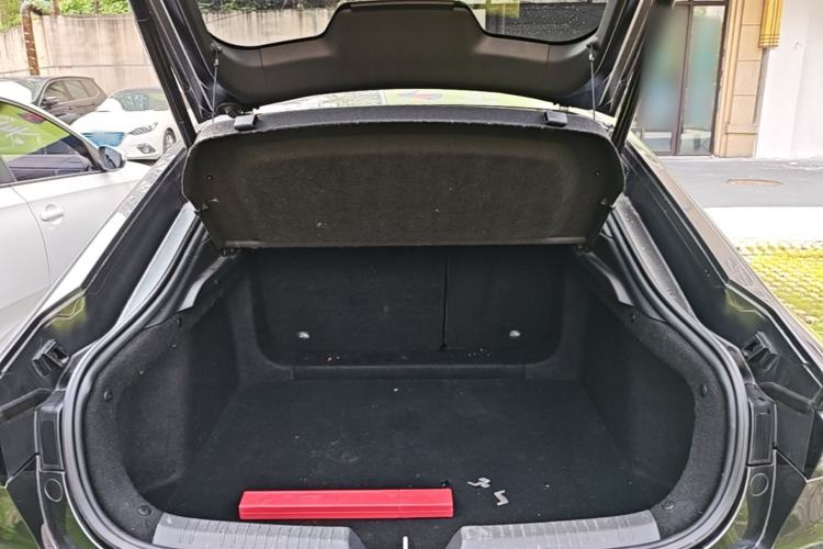 Used CHANGAN UNI-V 2022 1.5T Sport Edition Trunk