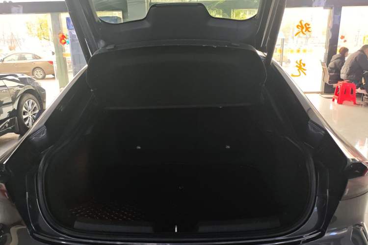 Used CHANGAN UNI-V 2022 1.5T Prestige Version Trunk