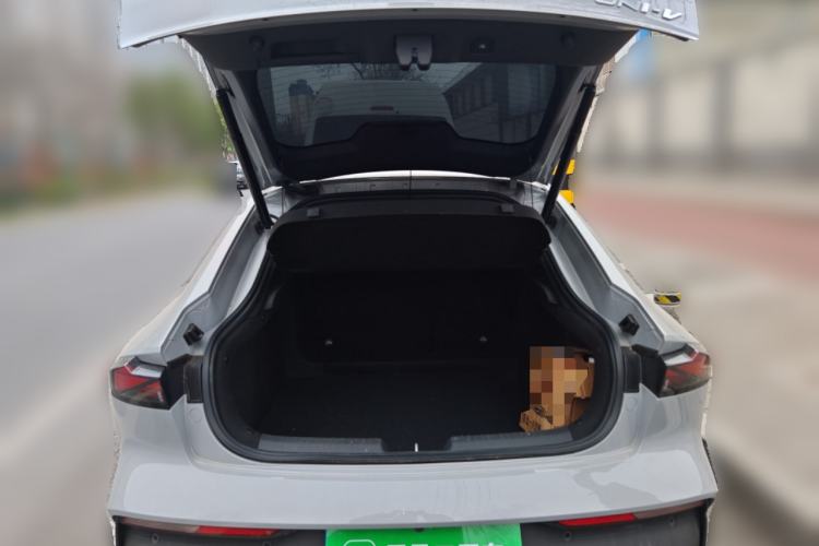 Used CHANGAN UNI-V 2022 1.5T Prestige Version Trunk