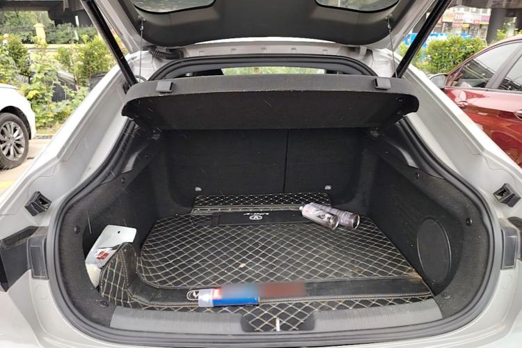 Used CHANGAN UNI-V 2022 2.0T Leading-Speed Edition Trunk