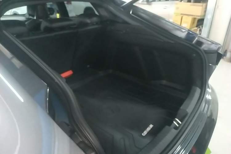 Used CHANGAN UNI-V 2022 1.5T Sport Edition Trunk