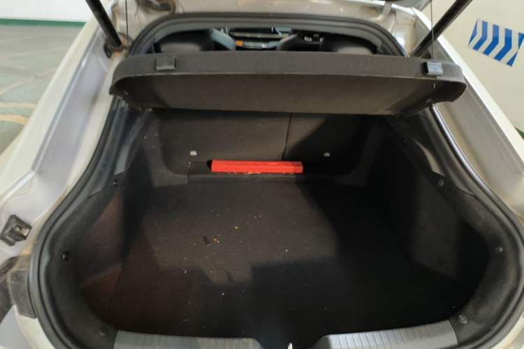 Used CHANGAN UNI-V 2022 1.5T Prestige Version Trunk