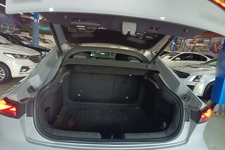 Used CHANGAN UNI-V 2022 1.5T Prestige Version Trunk
