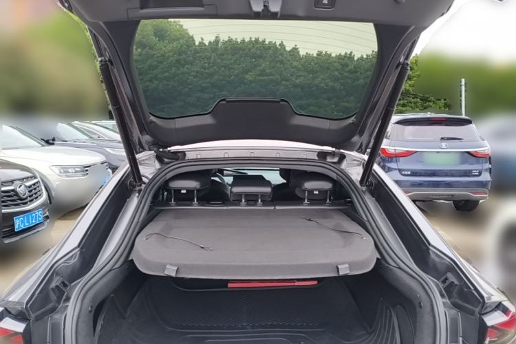 Used CHANGAN UNI-V 2022 1.5T Smart Navigation Version Trunk