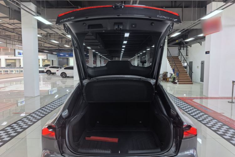 Used CHANGAN UNI-V 2022 1.5T Sport Edition Trunk