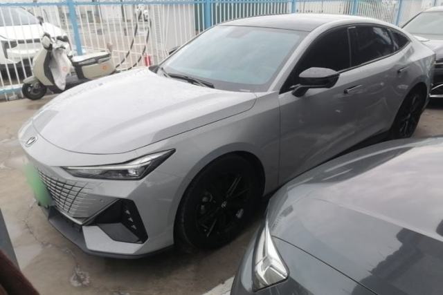 Used CHANGAN UNI-V 2022 1.5T Prestige Version