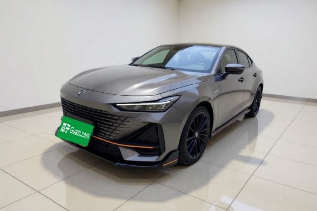 Używany CHANGAN UNI-V 2022 1.5T Sport Edition