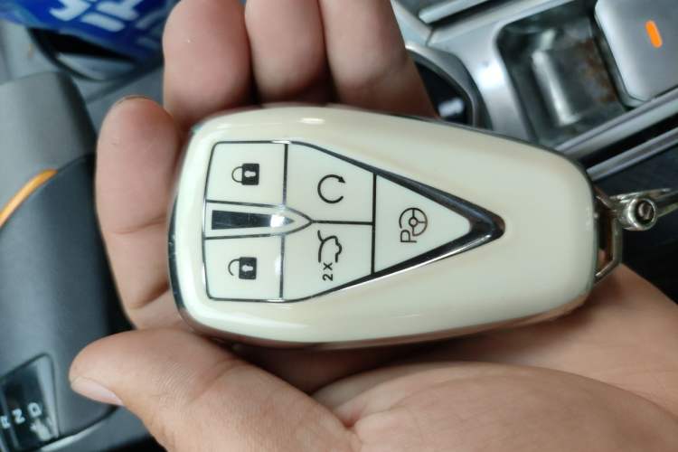 Used CHANGAN UNI-V 2022 1.5T Smart Navigation Version Vehicle Key