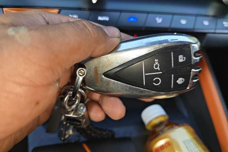 Used CHANGAN UNI-V 2022 1.5T Prestige Version Vehicle Key