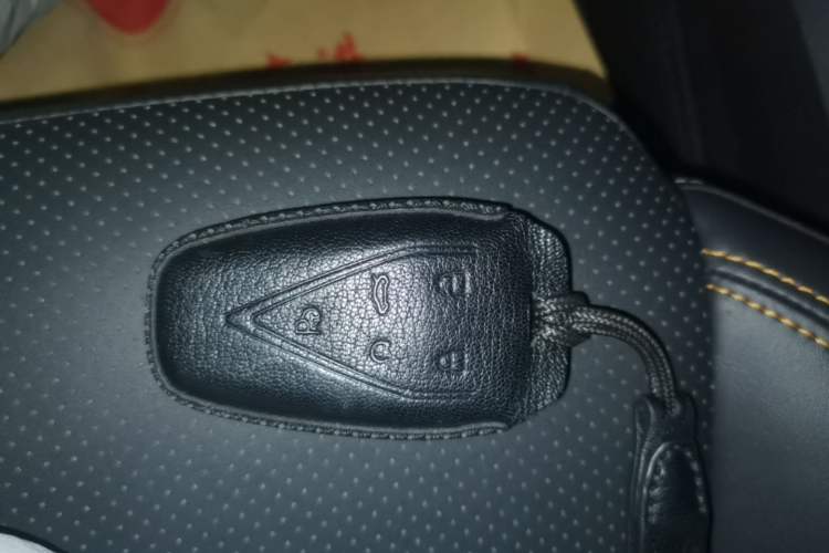Used CHANGAN UNI-V 2022 1.5T Smart Navigation Version Vehicle Key