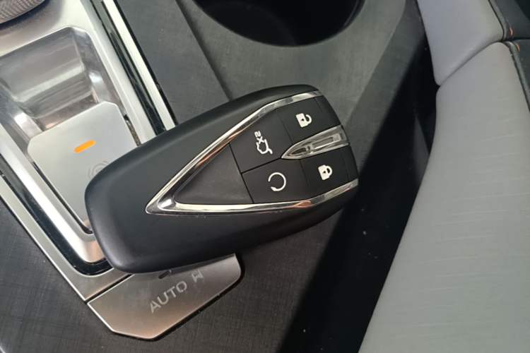 Used CHANGAN UNI-V 2022 1.5T Prestige Version Vehicle Key