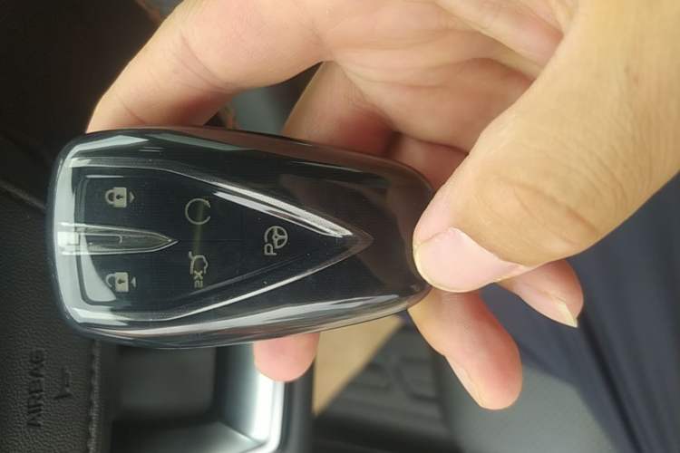 Used CHANGAN UNI-V 2022 1.5T Smart Navigation Version Vehicle Key