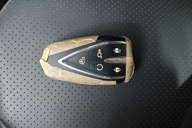 Used CHANGAN UNI-V 2022 1.5T Smart Navigation Version Vehicle Key