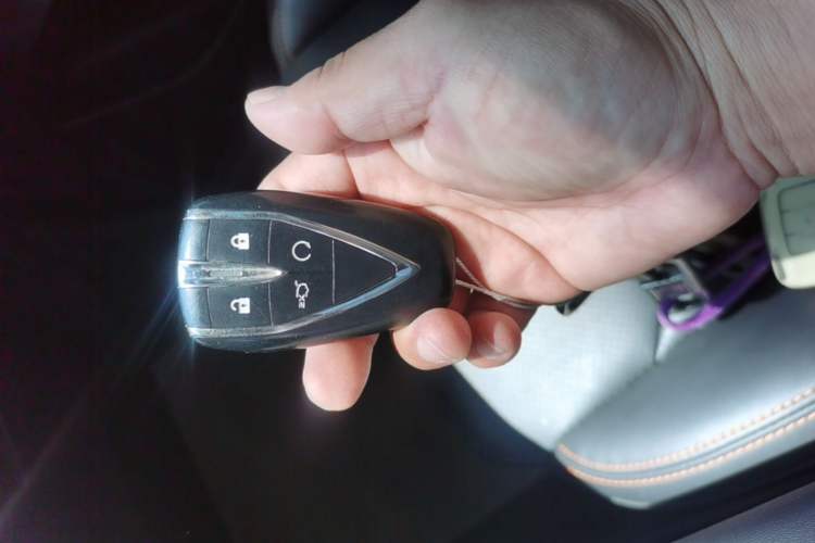 Used CHANGAN UNI-V 2022 1.5T Prestige Version Vehicle Key