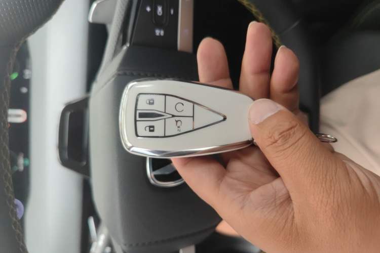 Used CHANGAN UNI-V 2022 1.5T Sport Edition Vehicle Key