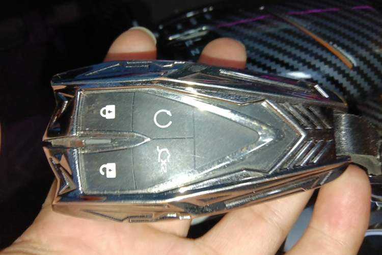 Used CHANGAN UNI-V 2022 1.5T Prestige Version Vehicle Key