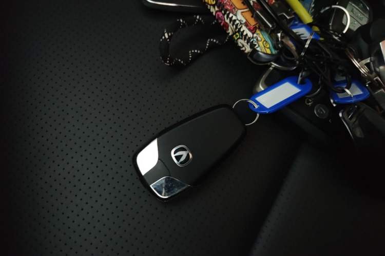 Used CHANGAN UNI-V 2022 1.5T Prestige Version Vehicle Key
