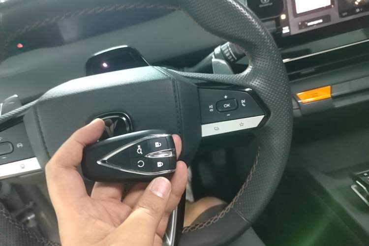 Used CHANGAN UNI-V 2022 1.5T Prestige Version Vehicle Key