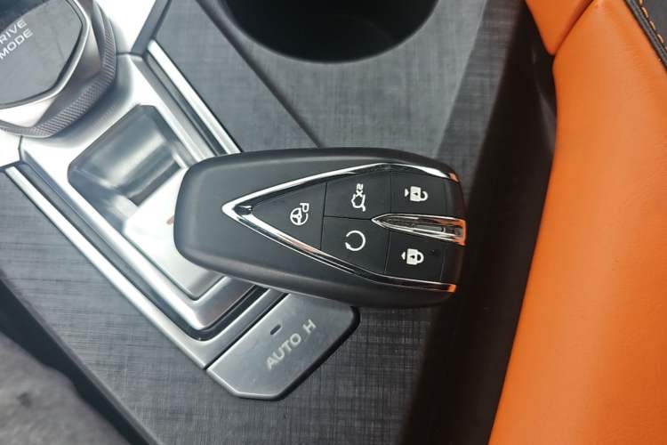 Used CHANGAN UNI-V 2022 1.5T Smart Navigation Version Vehicle Key