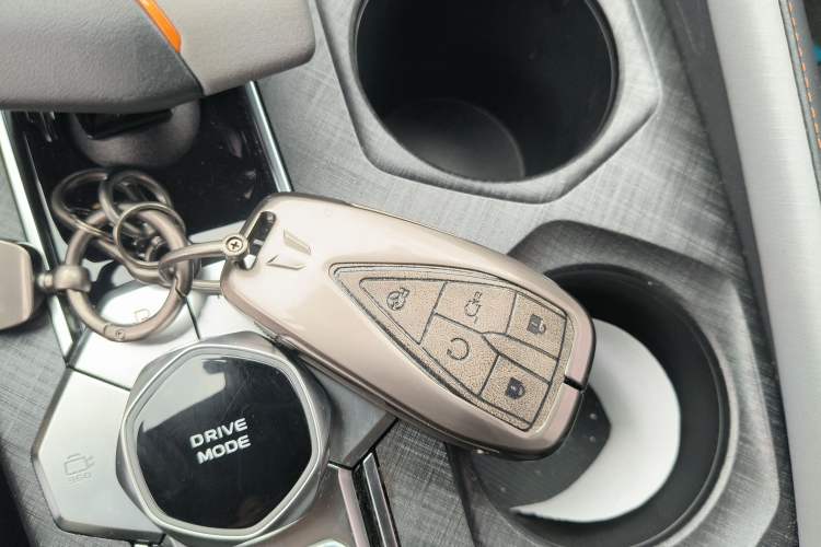 Used CHANGAN UNI-V 2022 1.5T Smart Navigation Version Vehicle Key