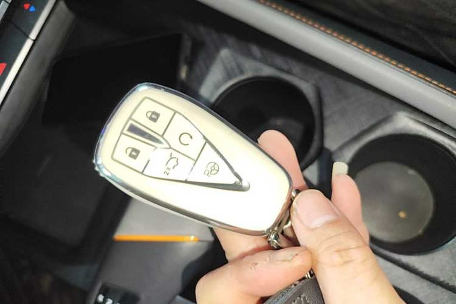 Used CHANGAN UNI-V 2022 1.5T Smart Navigation Version Vehicle Key