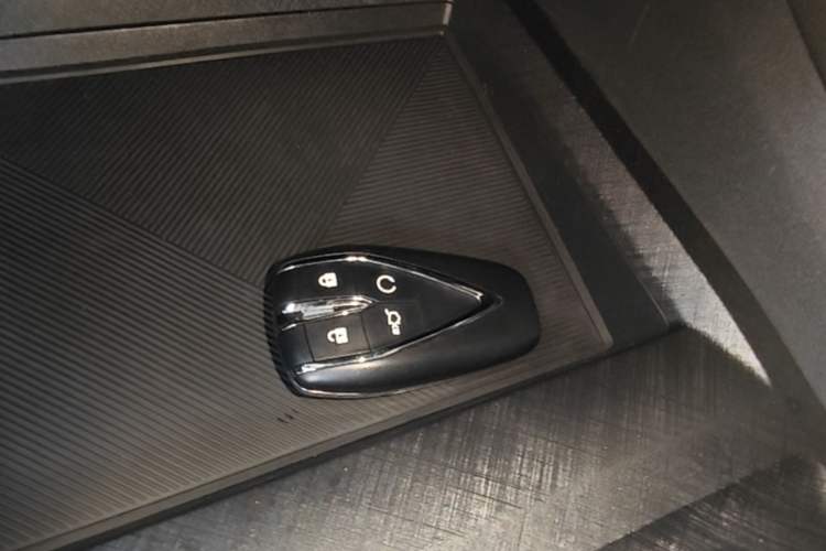 Used CHANGAN UNI-V 2022 2.0T Sporty Version Vehicle Key