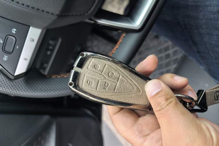 Used CHANGAN UNI-V 2022 1.5T Prestige Version Vehicle Key