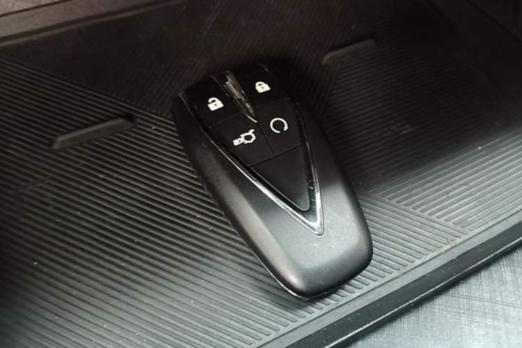 Used CHANGAN UNI-V 2022 1.5T Prestige Version Vehicle Key
