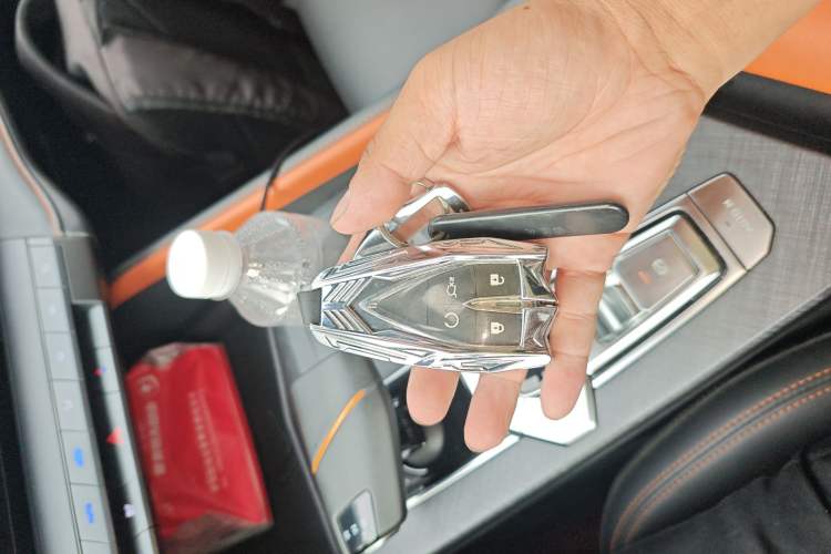 Used CHANGAN UNI-V 2022 1.5T Prestige Version Vehicle Key