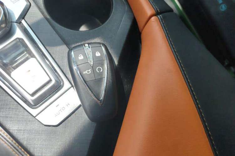 Used CHANGAN UNI-V 2022 1.5T Prestige Version Vehicle Key