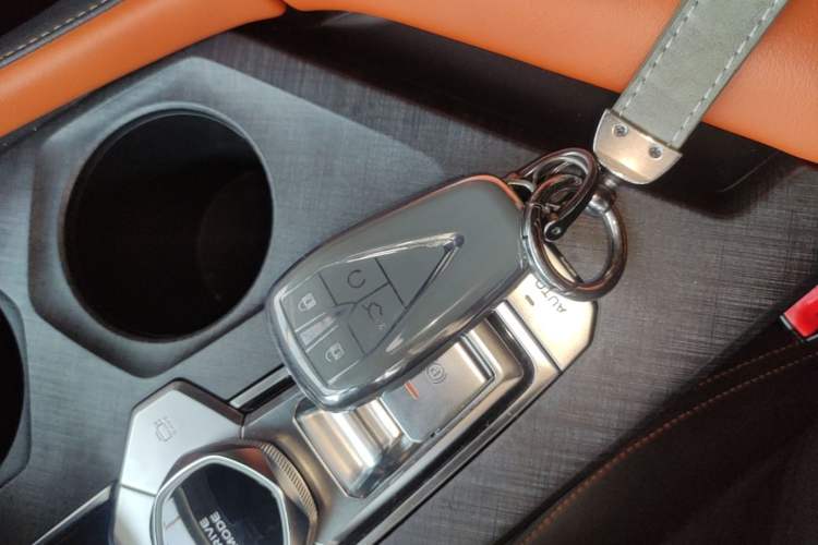 Used CHANGAN UNI-V 2022 1.5T Prestige Version Vehicle Key