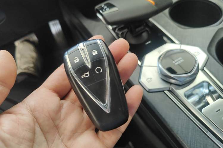 Used CHANGAN UNI-V 2022 1.5T Sport Edition Vehicle Key