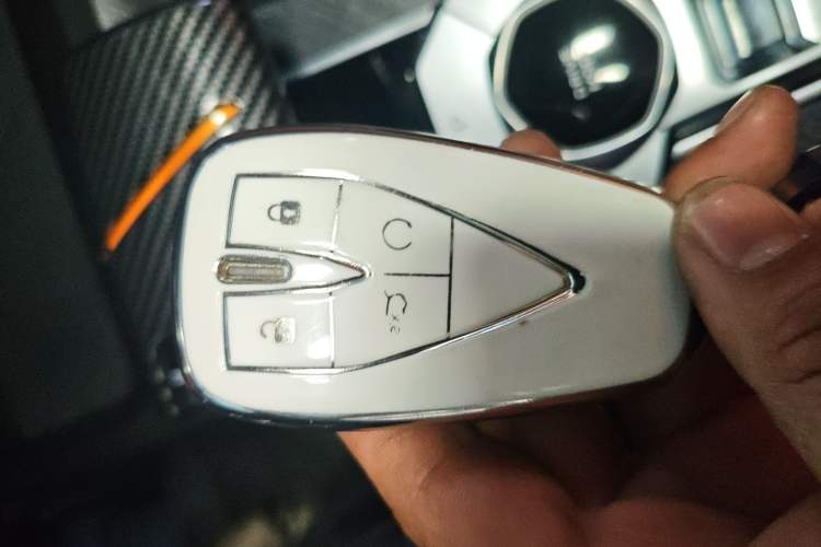 Used CHANGAN UNI-V 2022 1.5T Prestige Version Vehicle Key