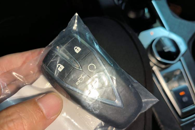 Used CHANGAN UNI-V 2022 1.5T Prestige Version Vehicle Key