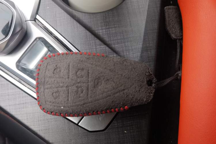 Used CHANGAN UNI-V 2022 1.5T Smart Navigation Version Vehicle Key
