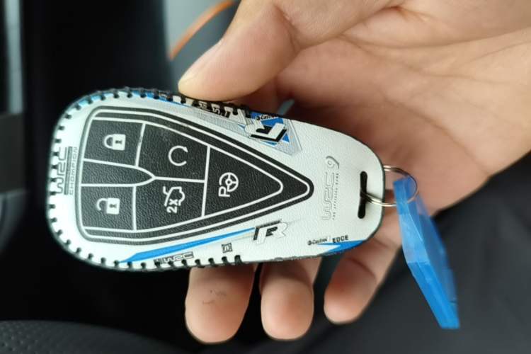 Used CHANGAN UNI-V 2022 1.5T Smart Navigation Version Vehicle Key