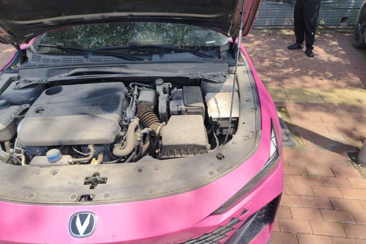 Used CHANGAN UNI-V 2022 1.5T Prestige Version Engine Bay Left