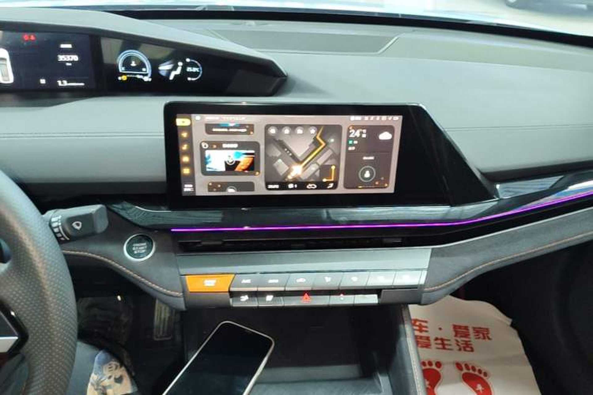Used CHANGAN UNI-V 2022 1.5T Sport Edition Audio And AC Panel