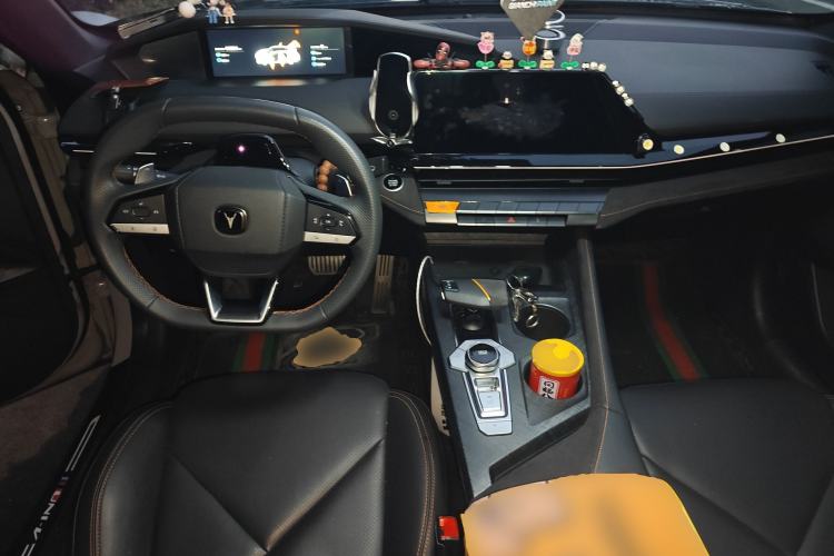 Used CHANGAN UNI-V 2022 1.5T Sport Edition Center Console