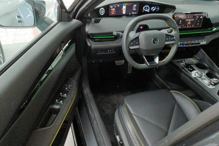 Used CHANGAN UNI-V 2022 1.5T Sport Edition Driver Seat