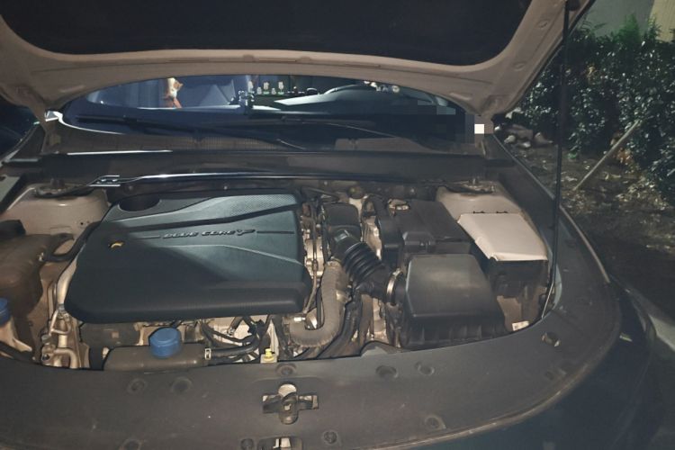 Used CHANGAN UNI-V 2022 1.5T Sport Edition Engine Bay Left