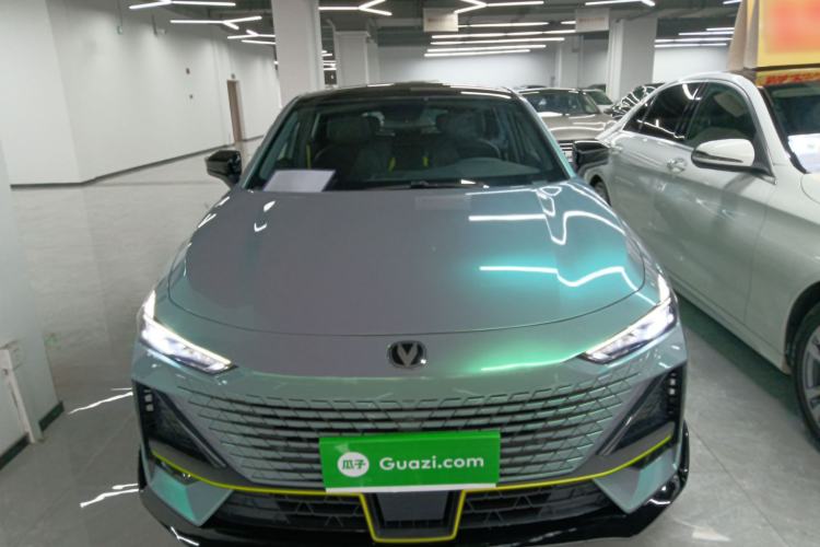 Used CHANGAN UNI-V 2022 1.5T Sport Edition Front
