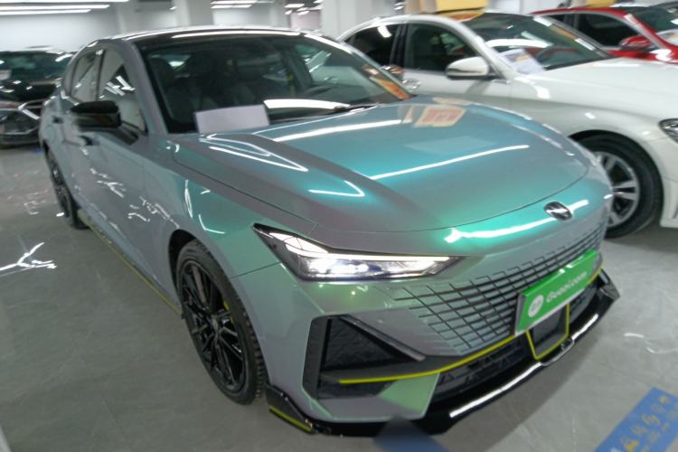 Used CHANGAN UNI-V 2022 1.5T Sport Edition Front Right 45 Deg