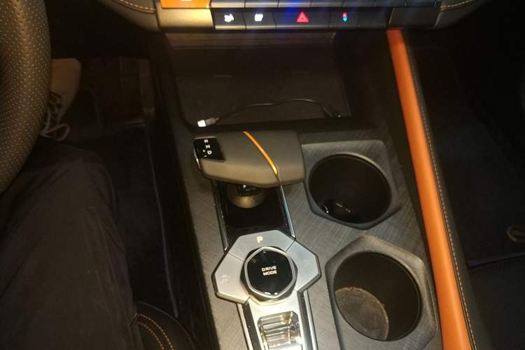Used CHANGAN UNI-V 2022 1.5T Prestige Version Gear Lever