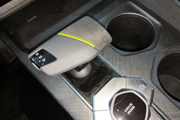 Used CHANGAN UNI-V 2022 1.5T Sport Edition Gear Lever