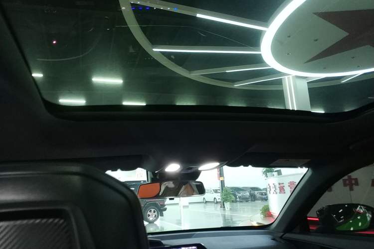 Used CHANGAN UNI-V 2022 1.5T Prestige Version Headliner