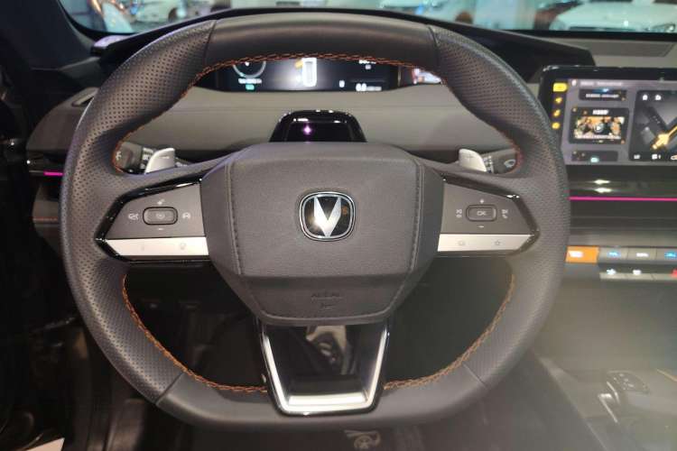Used CHANGAN UNI-V 2022 1.5T Smart Navigation Version Interior 1