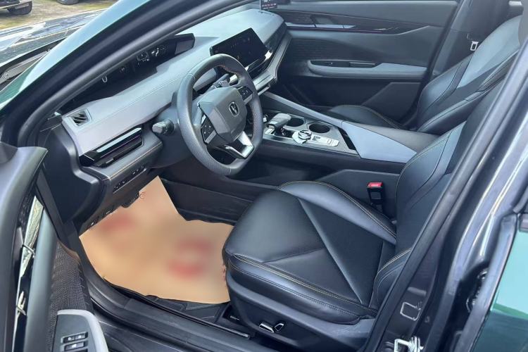 Used CHANGAN UNI-V 2022 1.5T Prestige Version Interior 2